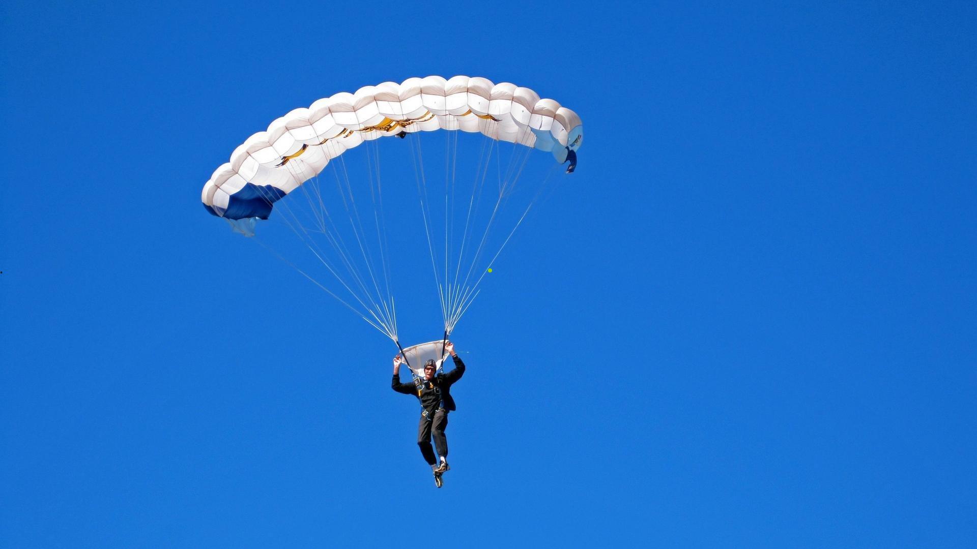 把冠军留在中国！EP战队镌刻荣耀，中国力量闪耀2024CFS世界总决赛之巅